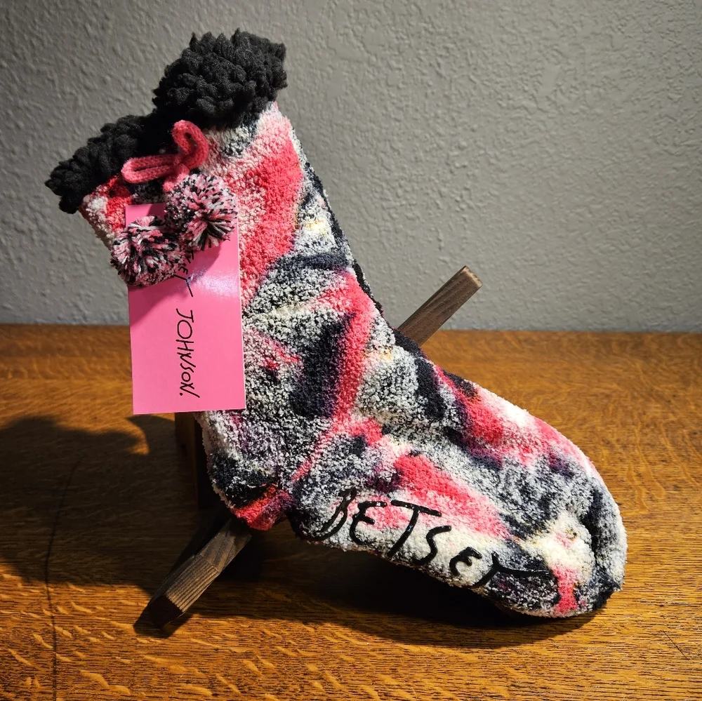 Betsey Johnson Cabin Pom Pom Slipper Socks NWT